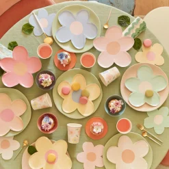 Daisy Shaped Napkins (16)