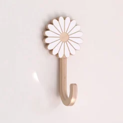 Daisy-hook