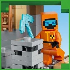LEGO® Minecraft® Zombie Dungeon