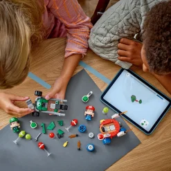 LEGO® Super Mario™: Mario Kart™ – Baby Mario vs. Baby Luigi