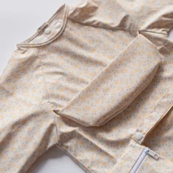 Long Sleeved Bib With Integrated Pocket 6-24m - Flower Yellow