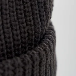 Louise Black Beanie 7-16