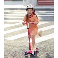 Maxi MICRO Deluxe LED Scooter - Pink