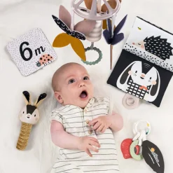 Newborn Black & White Kit 10 Pieces