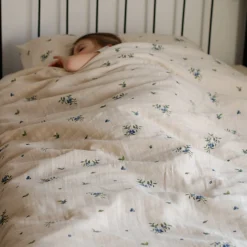 Quilted Comforter & Pillowcase - Muslin Blueberry