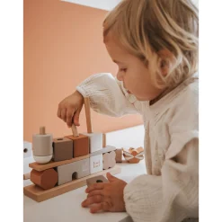 Stacking Blocks House - Nougat