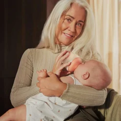 The Classic Bottle - Shape 4 / Color Deep