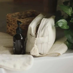 Travel Bag - Wild Chamomile