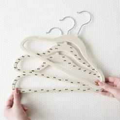 Velvet Hanger Dot Beige (15)