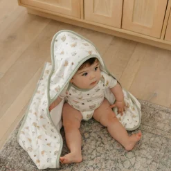 Wilder-knit Hooded Towel