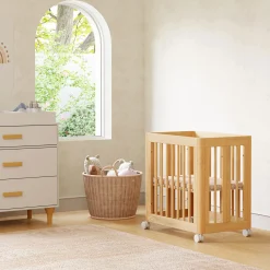 Yuzu 8-in-1 Convertible Crib - Natural